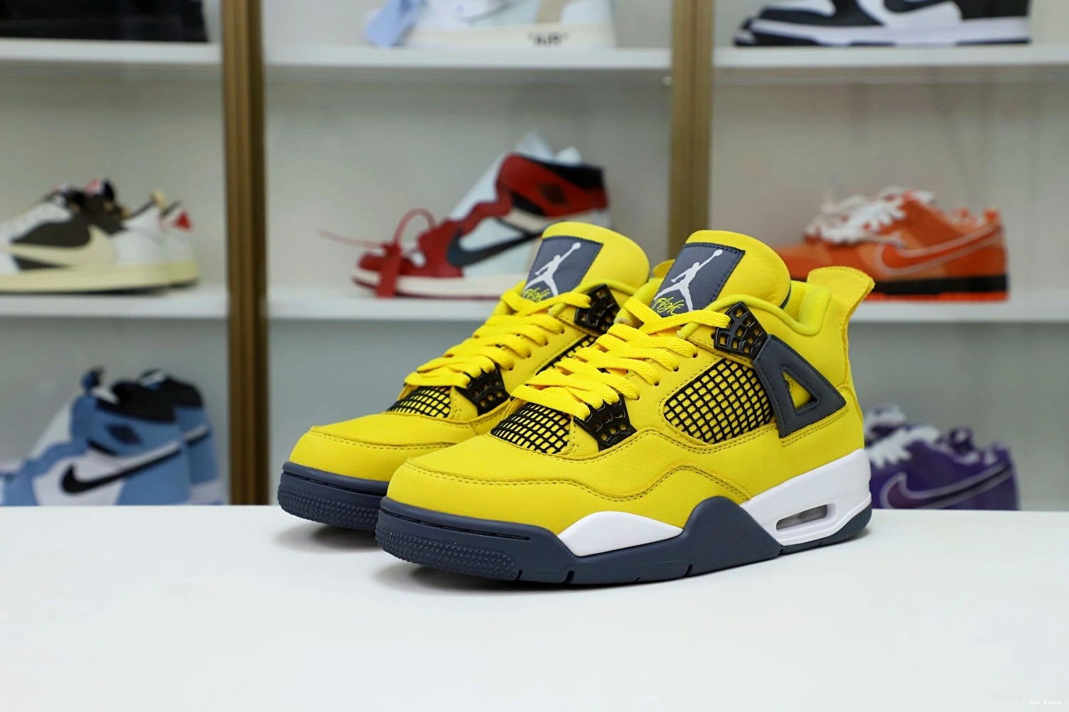 1st Kicks Shoes 4 Kimikick 1992 'LIGHTNING' AIR RETRO AIR JORDAN JORDAN Affordable 1113